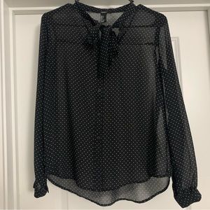 Forever 21–Black & White polka dot button up blouse with tie collar. Size S